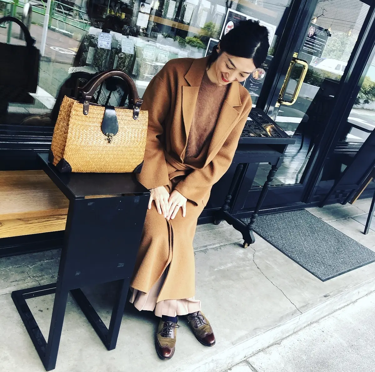 ぐっとくる靴。Ferragamoカーキのの画像_2