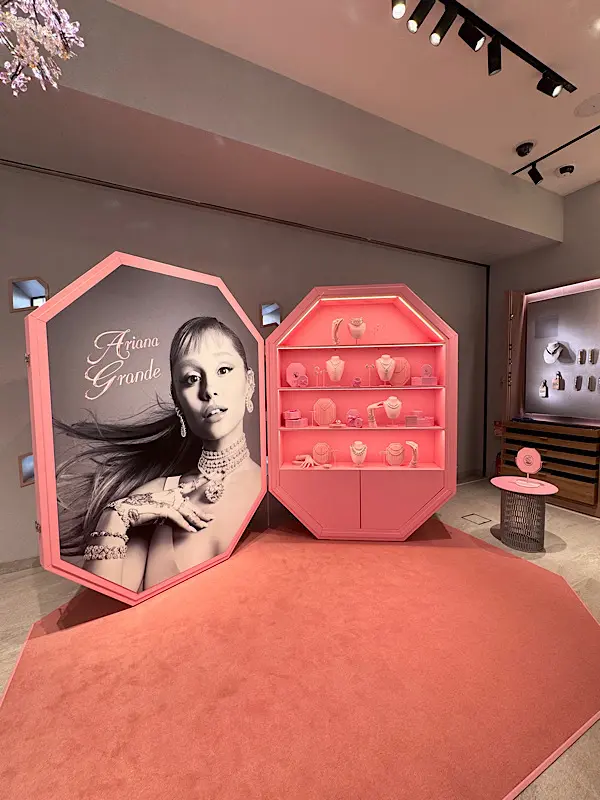 銀座『スワロフスキー』ハリウッドな世界の画像_1