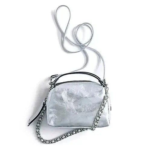 【50代 週末コーデ】花柄をアクセントにの画像_7