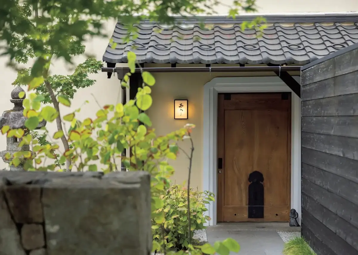 ポルトガル出身の店主の技とセンスが光る、鮨割烹