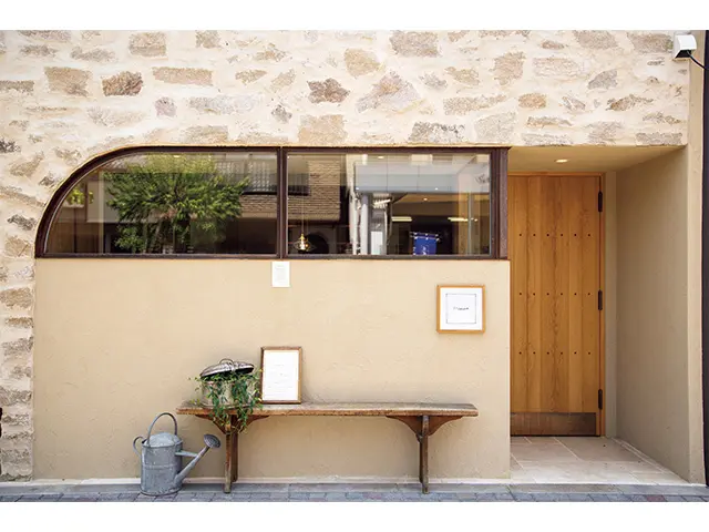 イタリアンの名店が展開する、グロサリーで食材を手に入れる  manina