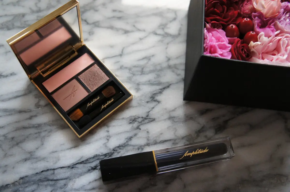 アイシャドウ、カラーマスカラ