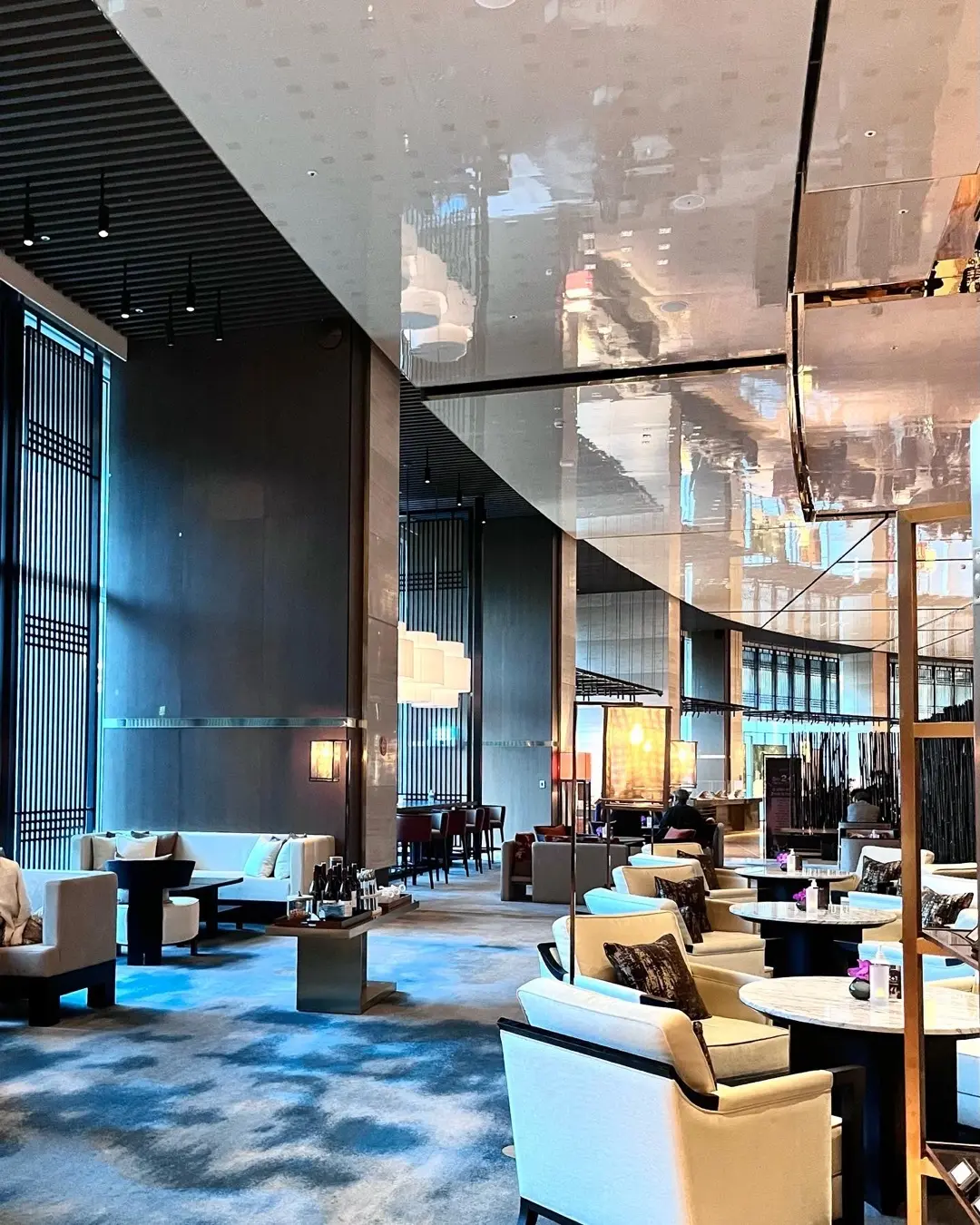 ロビーラウンジ