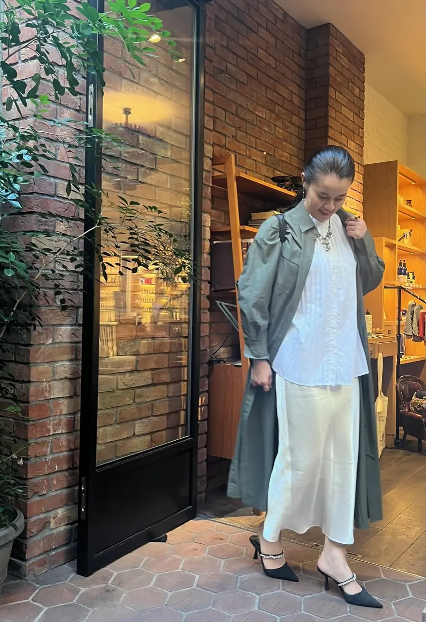 ほどよいドラマティック感のスカートでココの画像_12