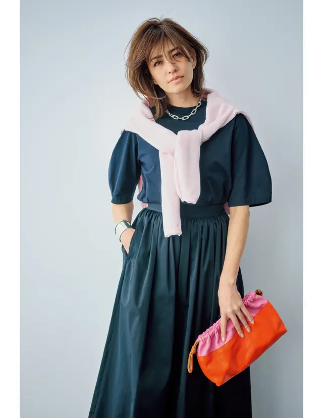 50代「Tシャツの着こなし方」大人の上品カジュアル