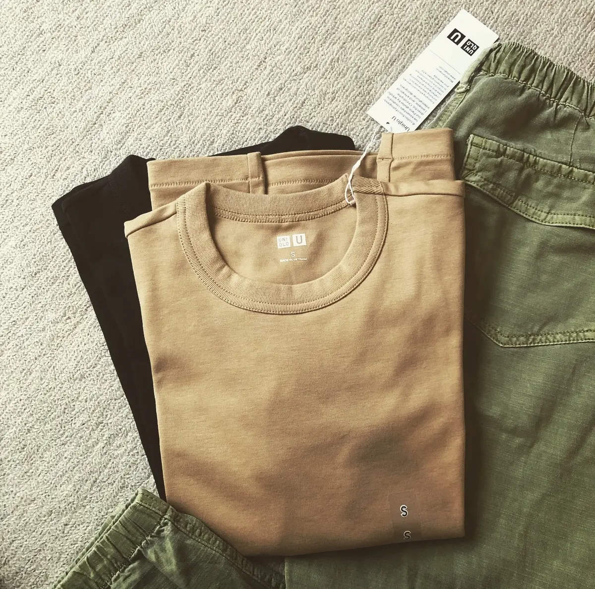 ユニクロ春買いＴシャツ、チラ見せを　楽しの画像_5