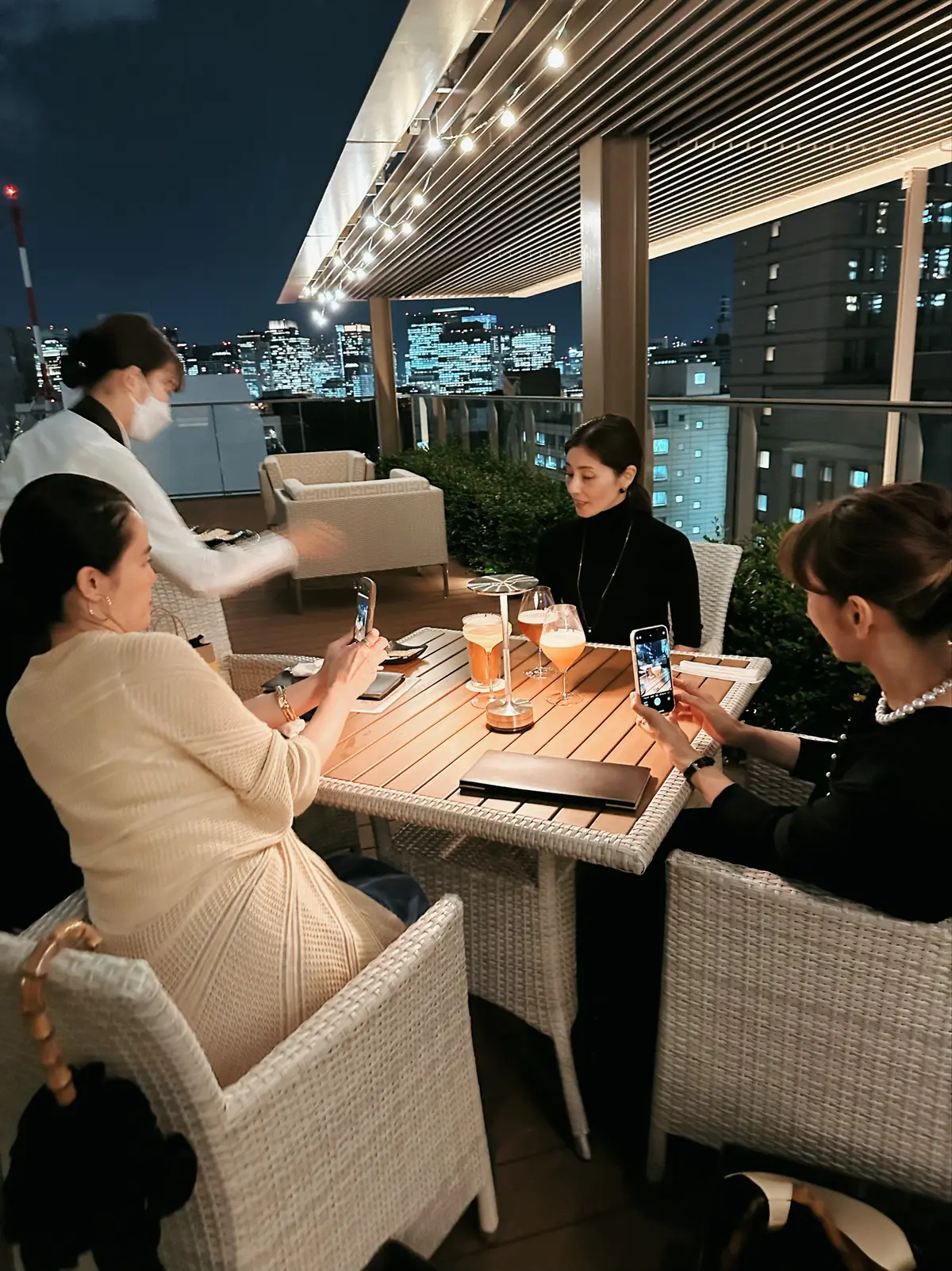 ルーフトップバーで大人の女子飲み会の画像_10