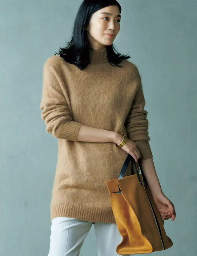 LOEFF（ロエフ）のハイネックロングニット×パンツスタイルのゆうき