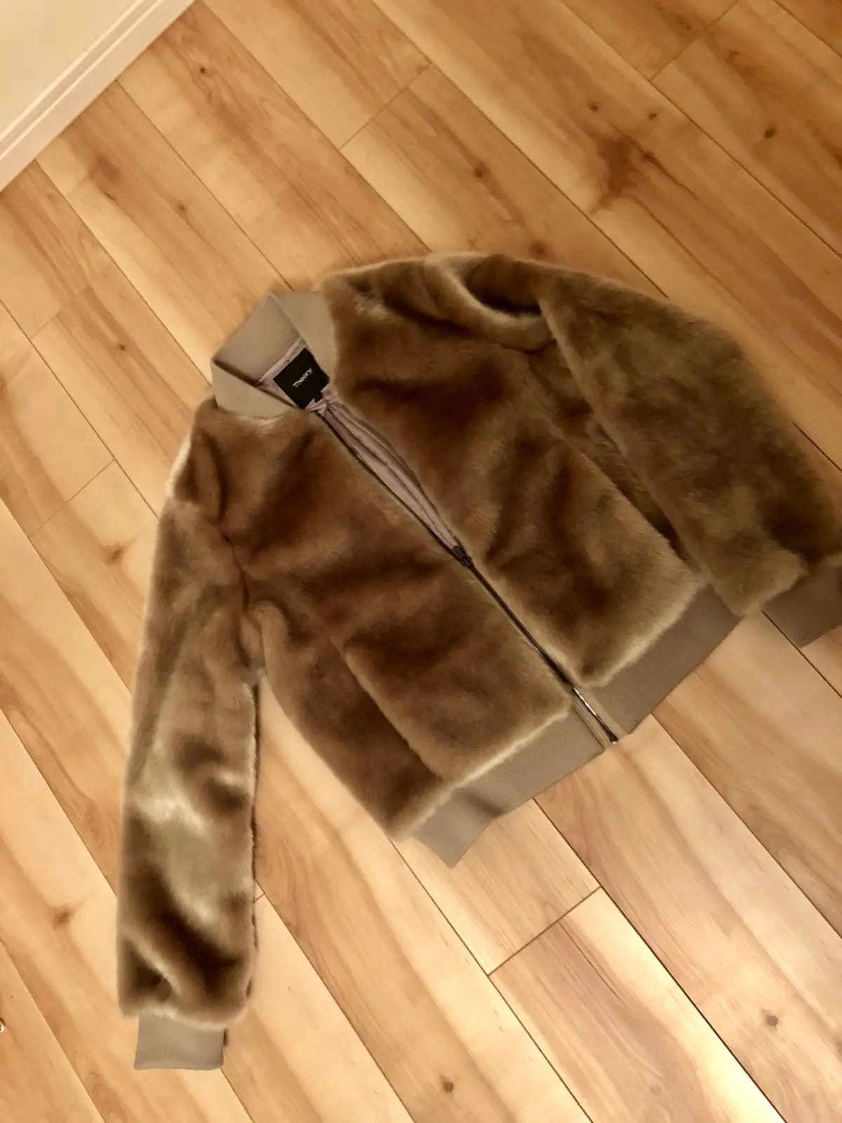 お気に入りのロングコートの画像_3