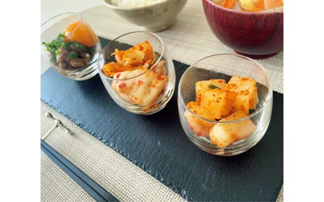 自家製のカクテキと白菜キムチ。