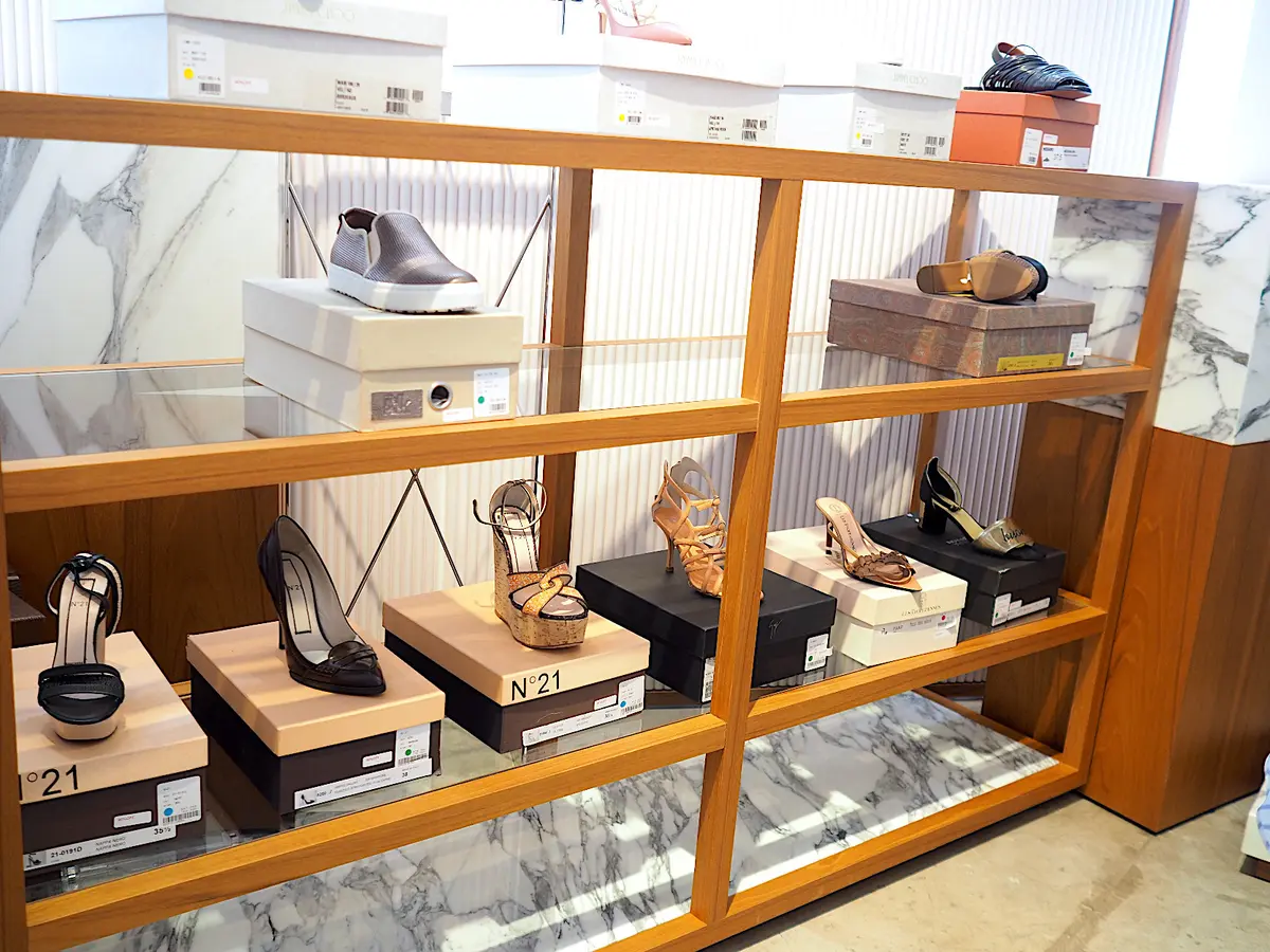 N°21　サンダル