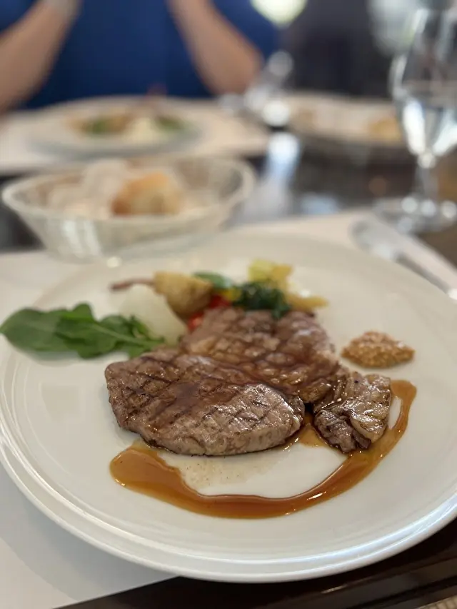 セコンドピアットはポークソテーをチョイス！