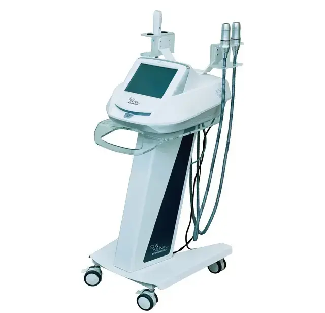 コラーゲン生成を促し、ハリのある小顔に導くコーセラリフティングレーザー（W1,000,000）。