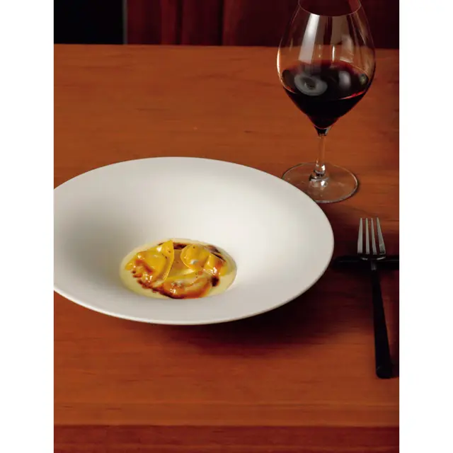 ゴルゴンゾーラとトリュフのソースで味わう「空豆のピュレとリコッタチーズのトルテッリ」　