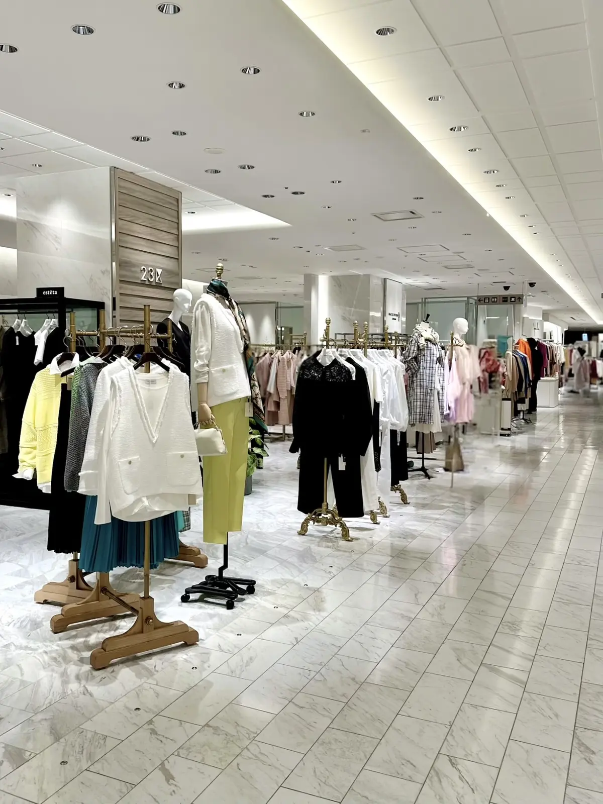 伊勢丹新宿店館内写真　３階　トラストスタイル　