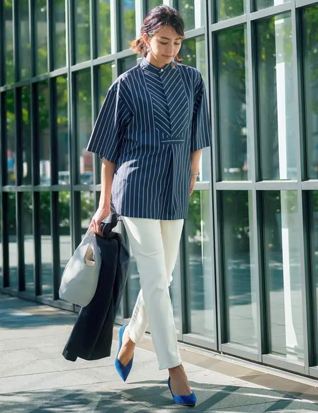  細めのテーパードシルエットのデニムコーデのRINA