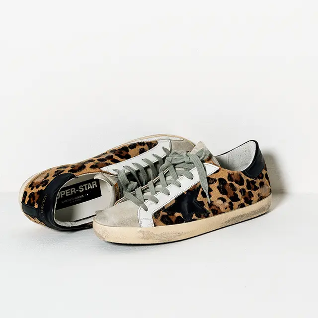 50代が買うべきスニーカーは？オンオフ使える”スニーカーの選び方”