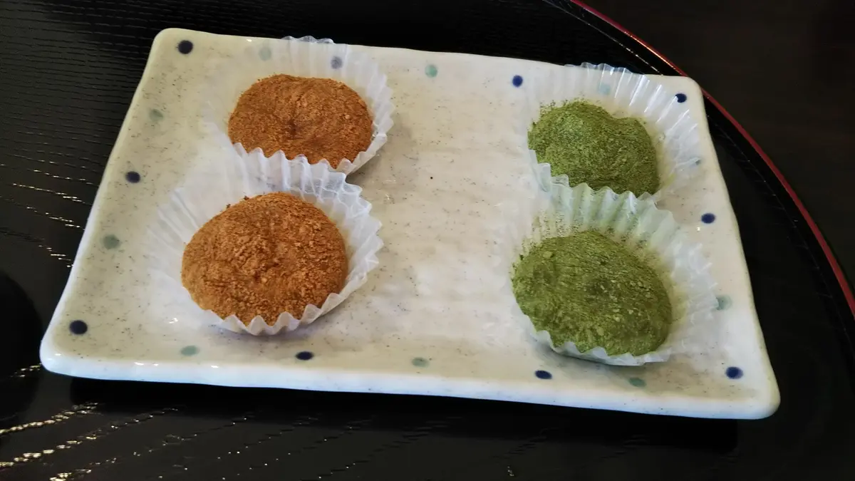 本わらび粉１００％を使用した極わらび餅