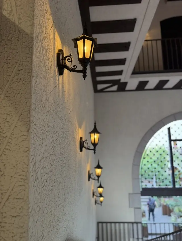 R13のブラックデニムで大人カジュアルコの画像_10