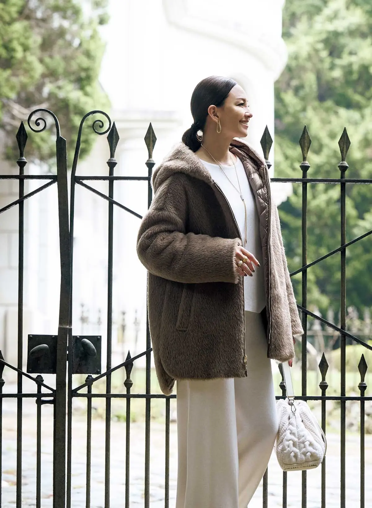 アクティブなフーディで、 まろやかリッチ配色に 今どきのスピード感を加えて