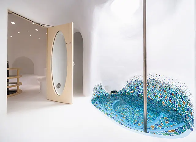 水風呂は、女性用サウナ室の入口に隣接。この動線のよさはうれしいポイント