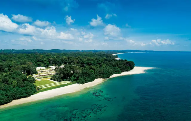 東シナ海に面した熱帯雨林に抱かれた敷地