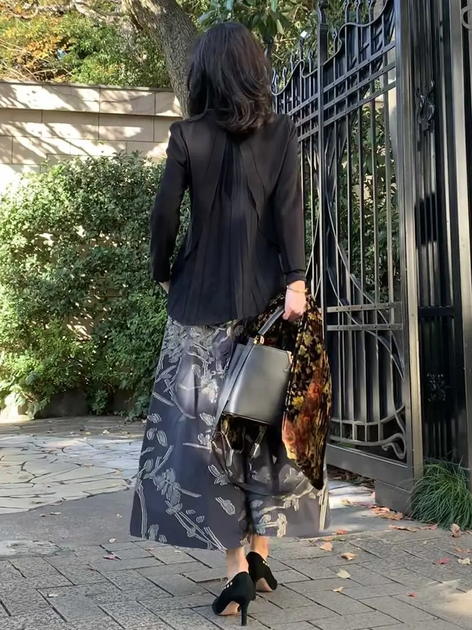 ヒラヒラブラウス