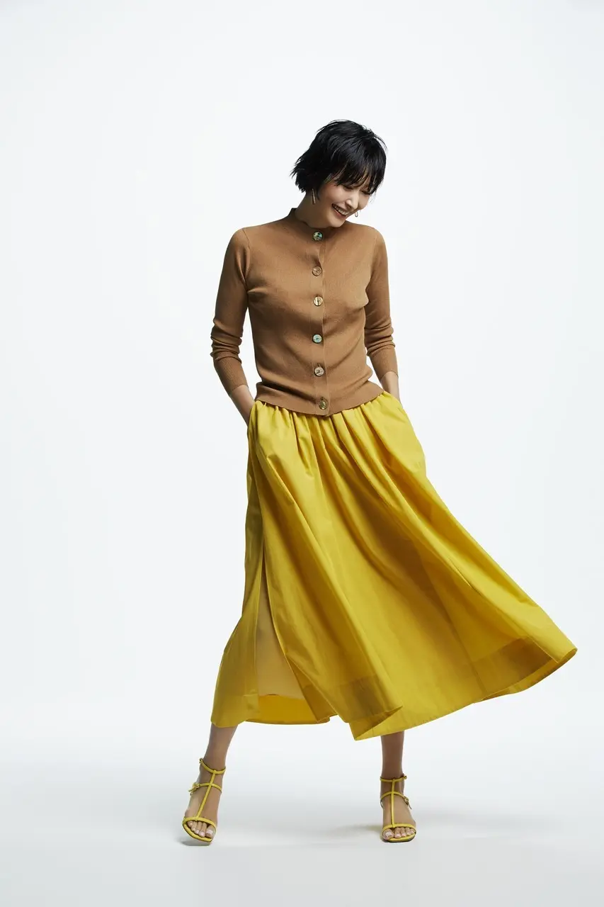 「NEMIKA×T.」カーディガンとスカート