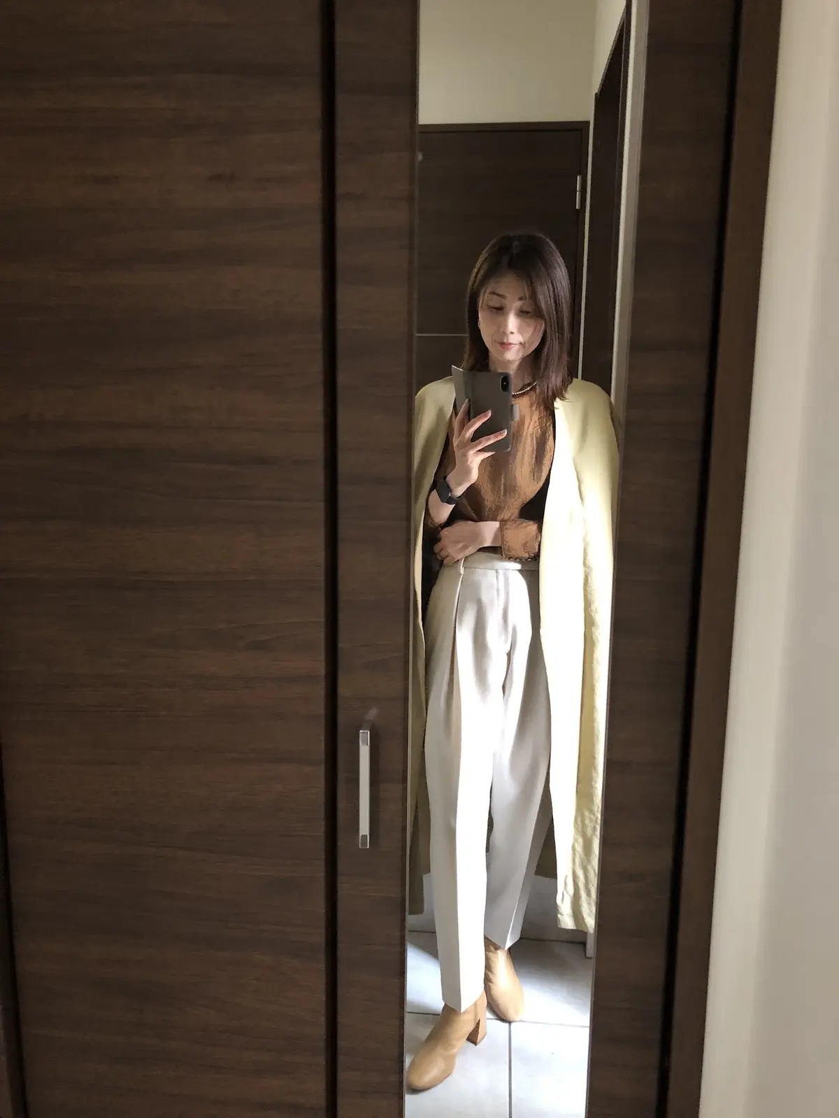 コートを羽織って