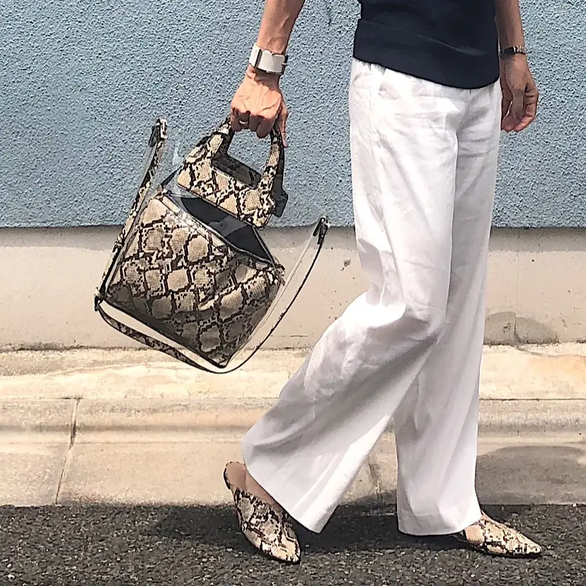 シンプル服に小物でパンチ、が好きです。の画像_3