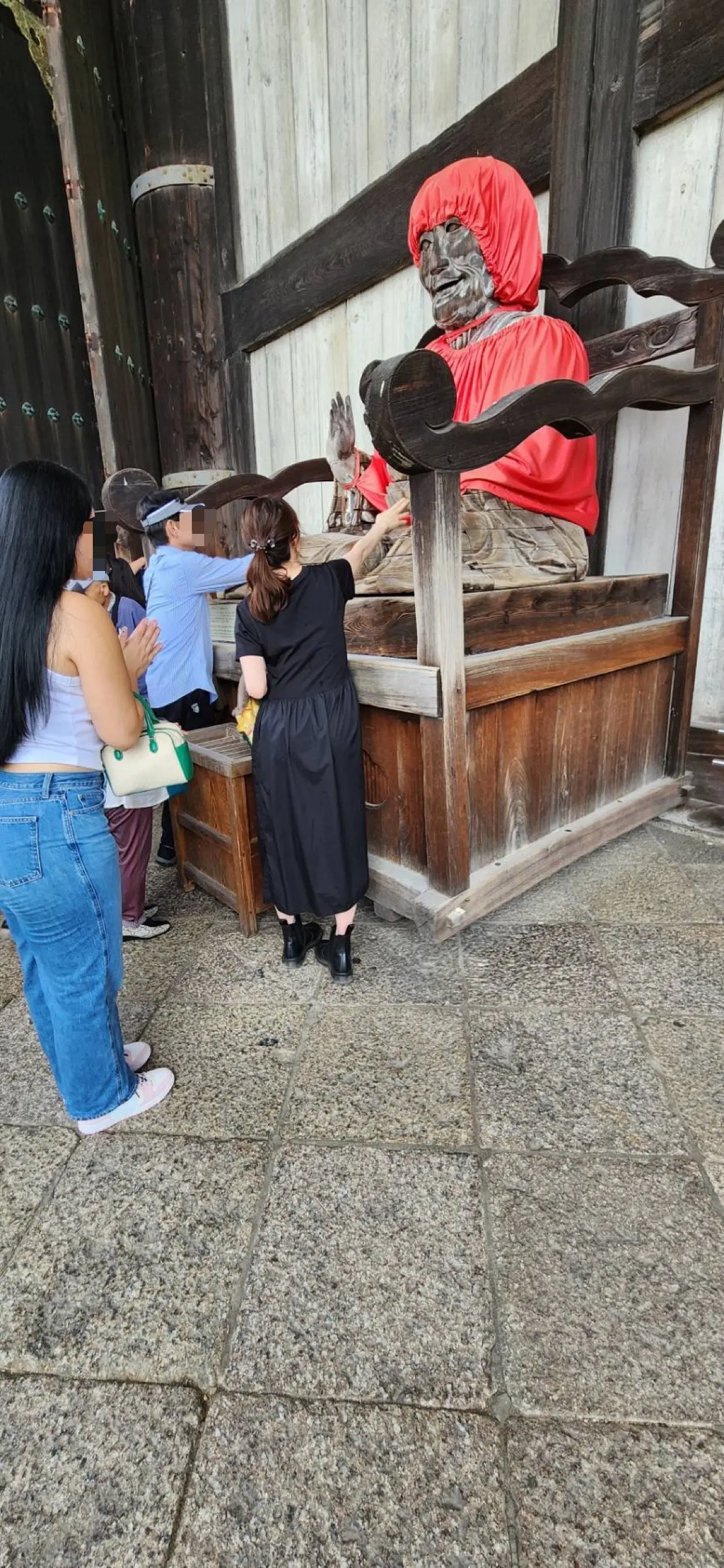 ちょっとお顔は怖いけど、祈るのみ！