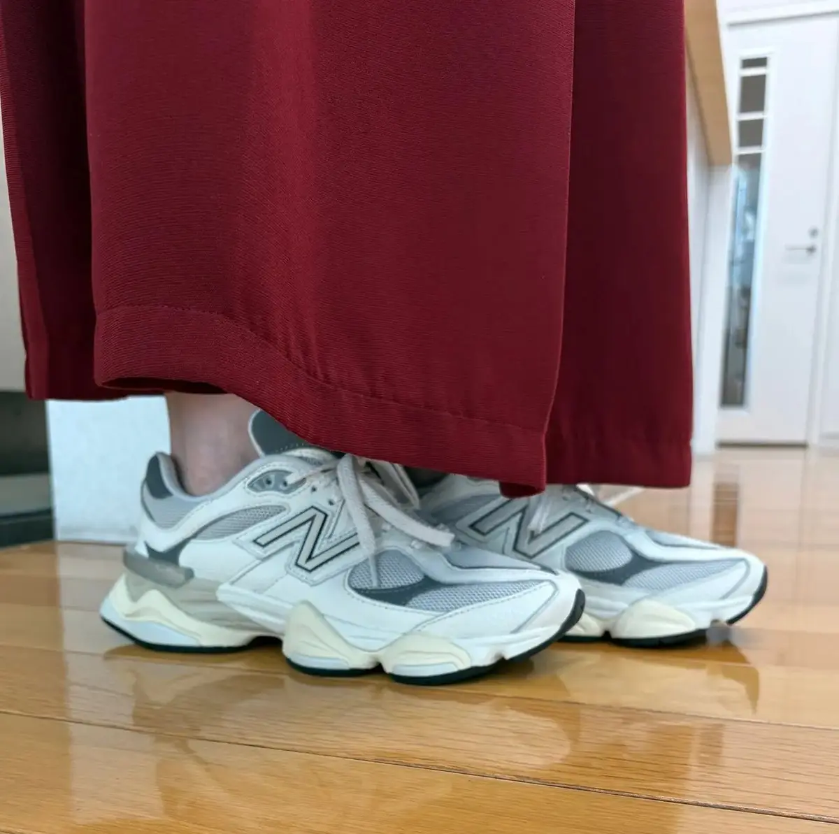 ホテルランチにもぴったりな一足や着こなしに鮮度をプラスする一足など50代におすすめのスニーカーはこれ！【エクラ編集部の愛用スニーカー】