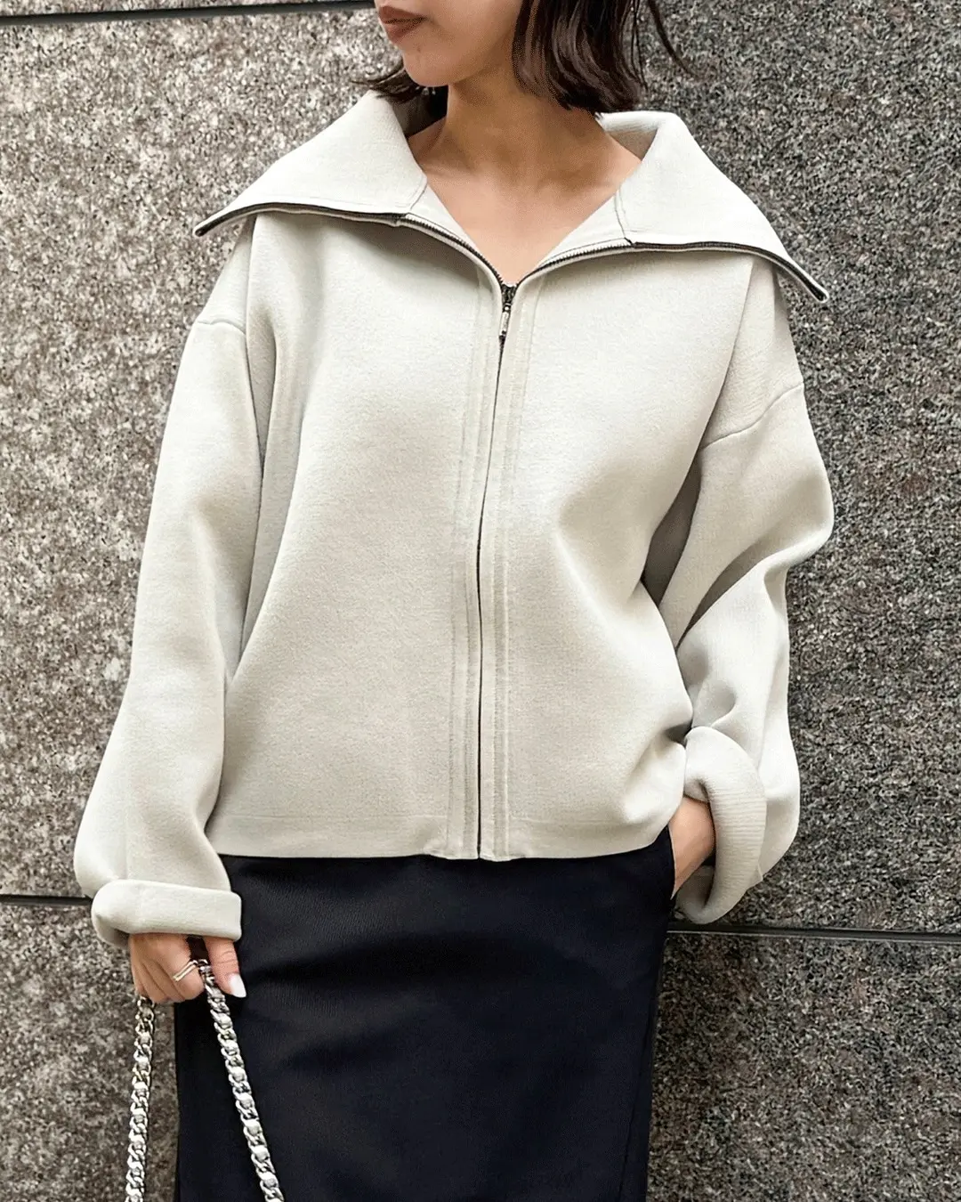 冬から春へ、装いをつなぐ「ビッグカラーニの画像_2