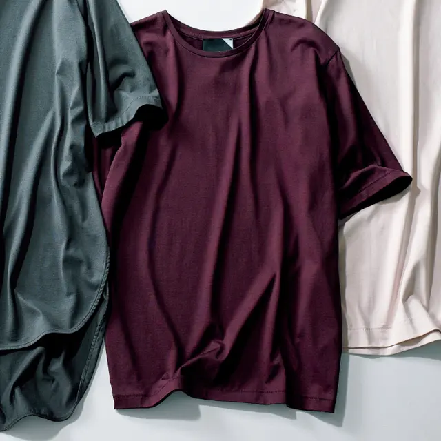 エイトンのバーガンディTシャツ