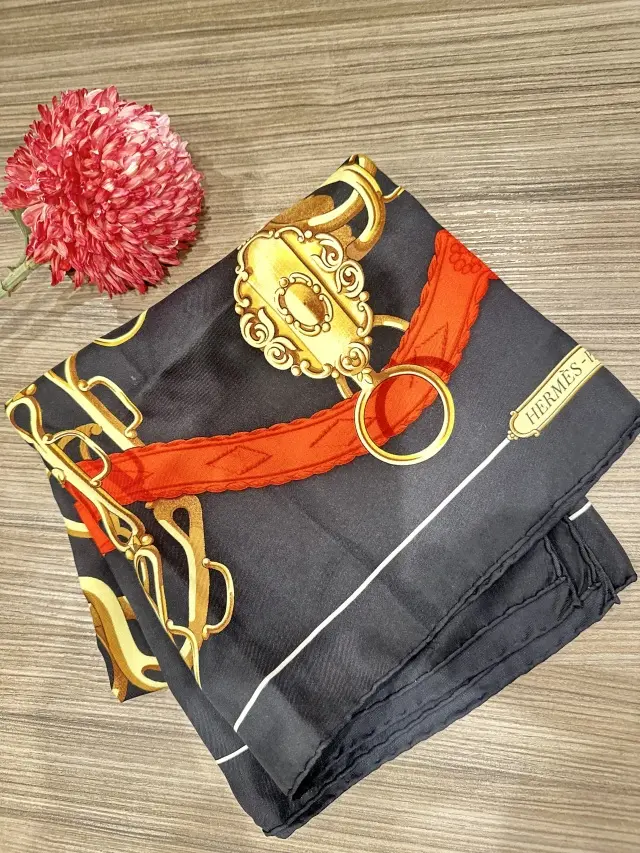 HERMESスカーフと Black &Rの画像_9