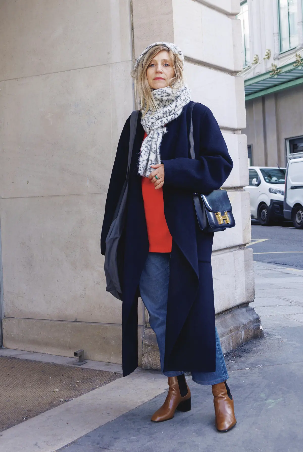 マダムのリアルなお出かけスタイル【海外ファッションSNAP】　キーカラーコーデ　エルザ インテリアデザイナー／パリ