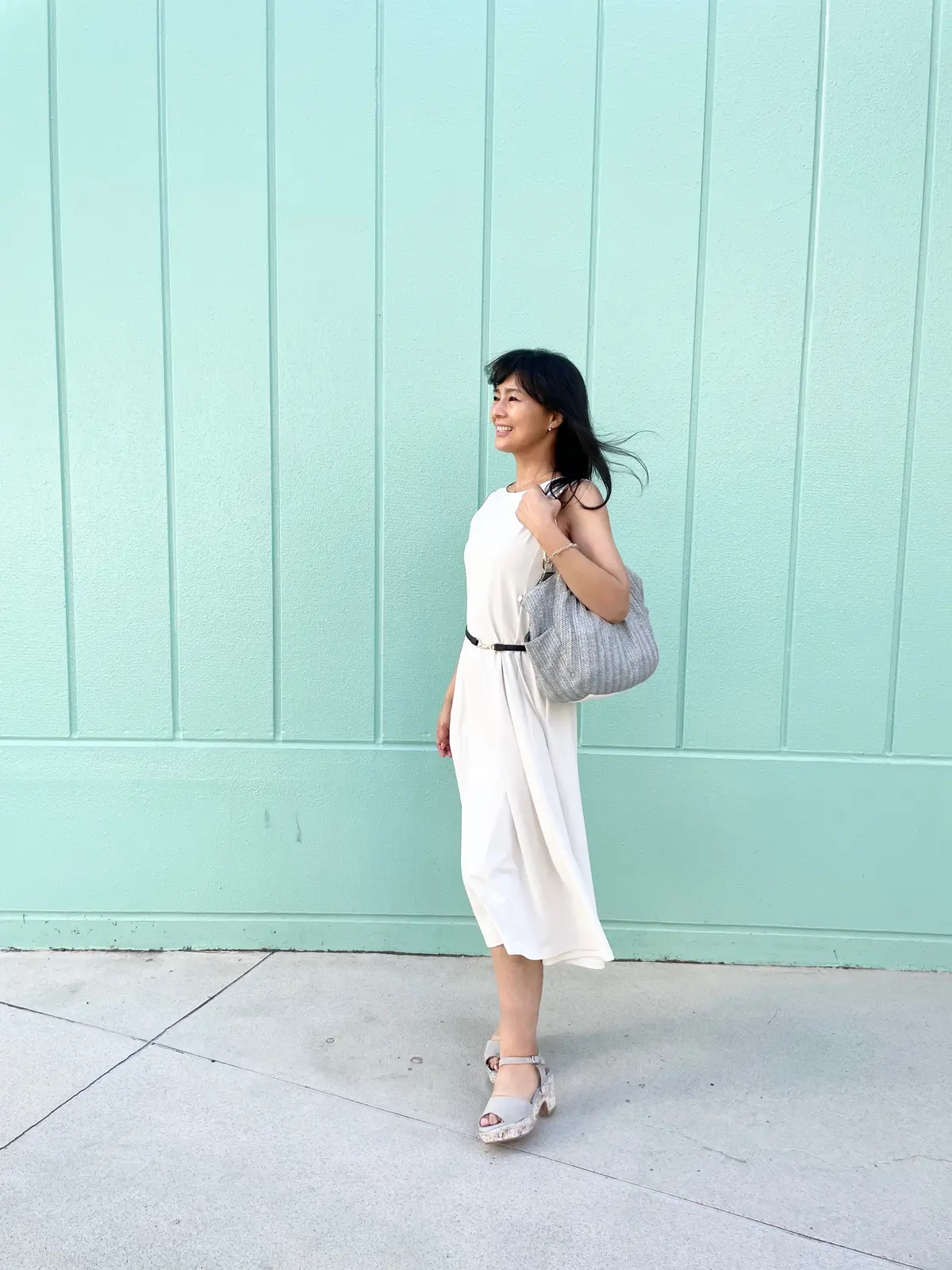 バッグ、MICHEL KLEIN、ミッシェルクラン、サンダル、ピッティ、pitti、ワンピース、UNIQLO、ユニクロ 、ベルト、GU、ジーユー、ブレスレット、バングル、プールスタジオオリバー、poolstudio alivier、白、白ワンピース、ワンピース、ワンピ、白ワンピ、モノトーン、モノトーンコーデ、夏コーデ、夏ワンピース、夏ワンピ、夏服、夏服コーデ