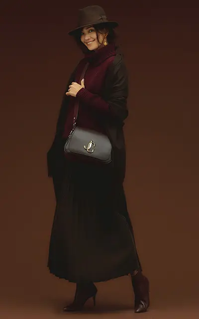 ボルドーとブラウンの組み合わせのワントーンコーデ