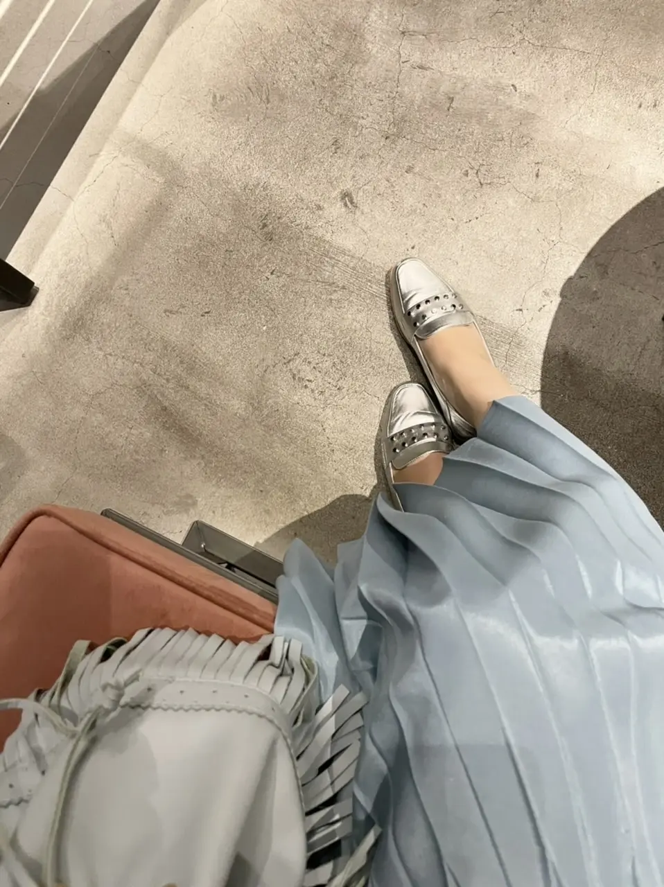 プリーツスカートは艶感がおすすめの画像_3