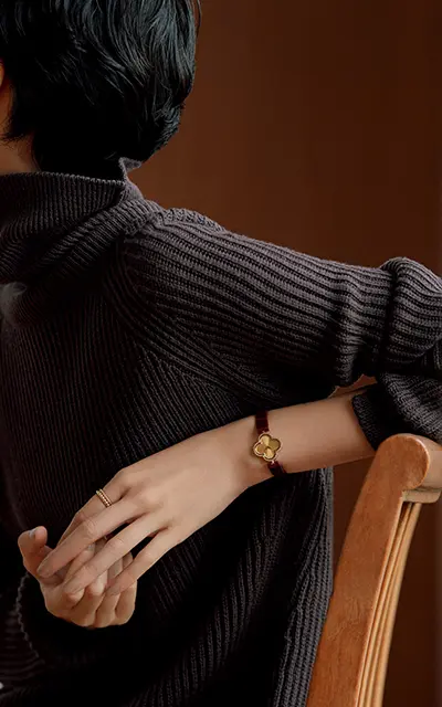 クラシカルな印象のVAN CLEEF & ARPELS【ヴァン クリーフ＆アーペル】「スウィート アルハンブラ ウォッチ」