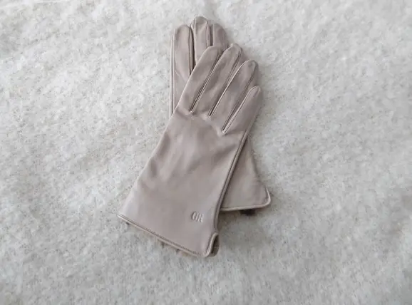 ベージュ革手袋