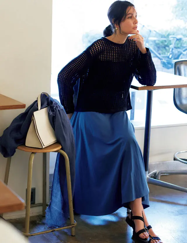 ユナイテッドアローズの透け感トップスの田沢美亜