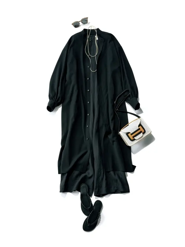 【HYKE】オールインワンにはおって柔和なブラックスタイルに