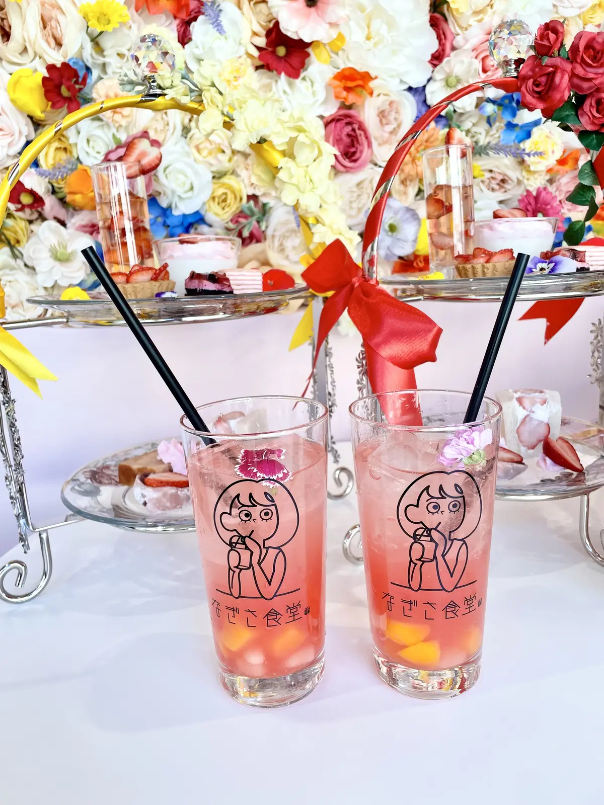 後楽園、お花のカフェ、あまおう苺ソーダ、フルーツソーダ、お花カフェ、お花アフタヌーンティー、記念写真、水道橋、東京ドーム、東京ドームシティ、東京ドームシティホール、お花のカフェ 、花とごはんとクリームソーダ、花とごはんとクリームソーダなぎさ食堂、なぎさ食堂、アフタヌーンティー、苺アフタヌーンティー、苺サンド、フルーツサンド、苺、苺クリーム、苺大福、苺パウンドケーキ、パウンドケーキ、リボン