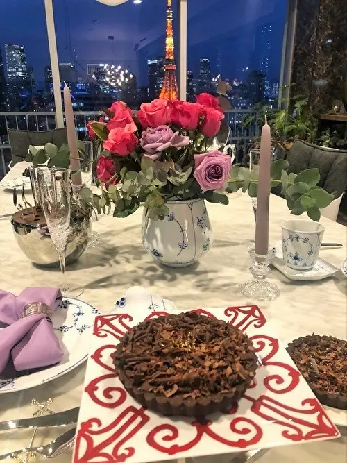 洋食器と手作り洋菓子の画像_1