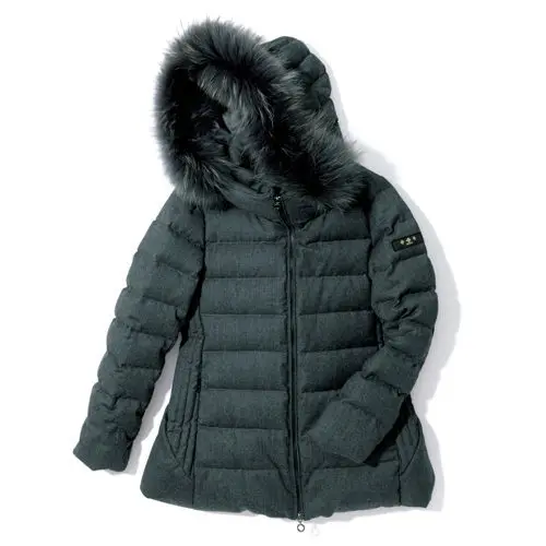 富岡佳子さんが着る「TATRAS」の名の画像_2