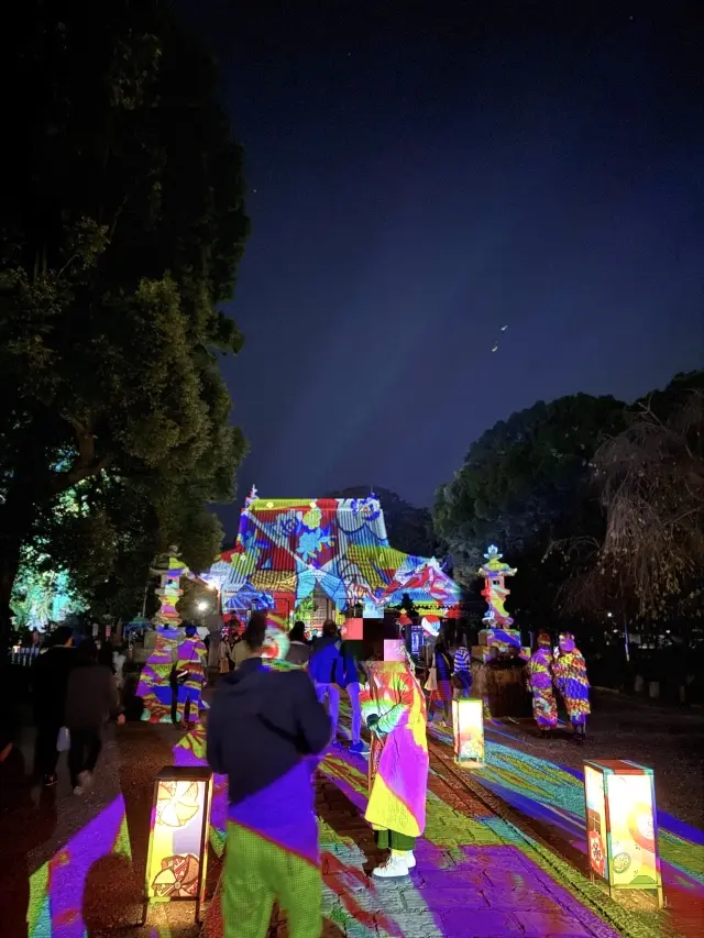 幻想的な雰囲気に包まれた灯りイベントの画像_4