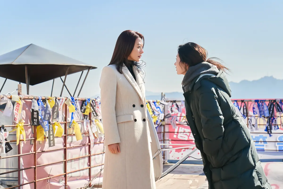 「クイーンメーカー」のキム・ヒエとムン・ソリ