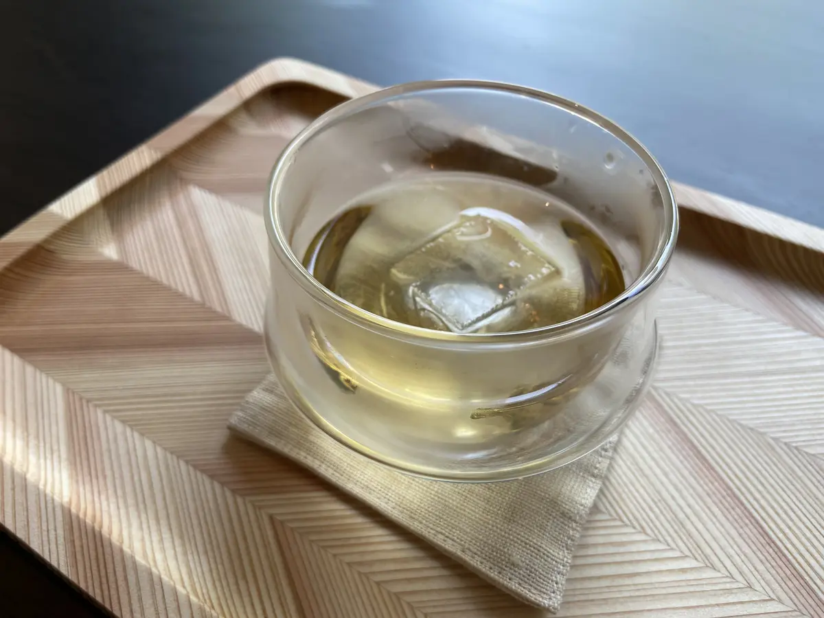 ふふ奈良のロビーでいただく冷えたひやしあめ