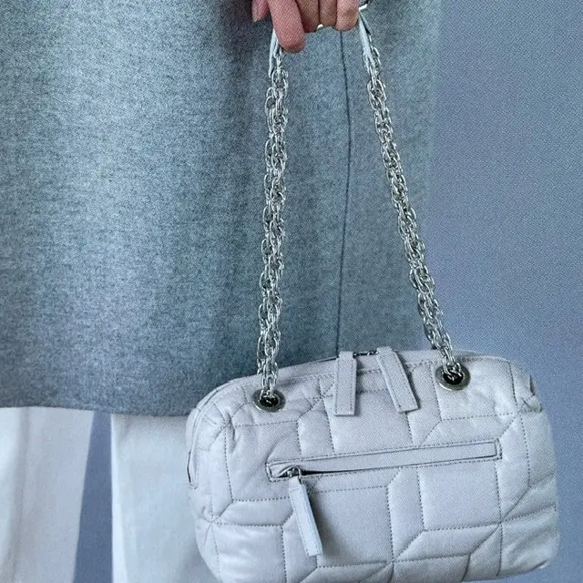 「ライトなグレー 」と 「カジュアルなパの画像_4